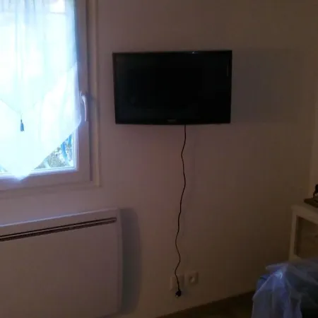Daire D'une Avec Jardin Clos Et Wifi A A 7 Km De La Toulon